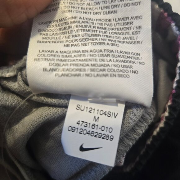 Woman's Nike Running Shorts Dry-Fit Stay cool Sz Medium - Picture 6 of 7